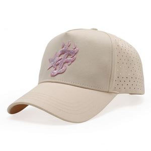 Casquette de baseball personnalisée OEM ODM avec logo en strass, visière incurvée perforée au laser, style streetwear pour marques de créateurs - Product Image 2