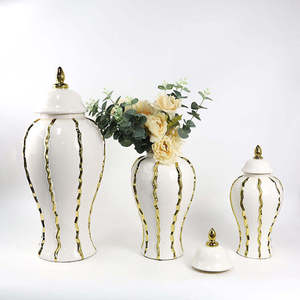 Vases en céramique de haute qualité personnalisés pour centre de table de mariage, vase à fleurs de luxe doré pour hôtel, pots à gingembre nordiques pour la décoration de la maison - Product Image 2