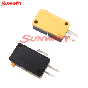 Microinterruptor Amarillo de Tres Terminales, 3 Amperios, 250V CA, Compatible con Botones de Consola de Juegos - Product Image 4