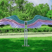 Sculpture personnalisée en résine en forme de cœur avec ailes d'ange géantes, accessoire photo pour les lieux touristiques en plein air et la décoration de mariage