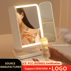 Specchio per Trucco Portatile Pieghevole a 3 Ante <span class=keywords><strong>con</strong></span> Luce LED, <span class=keywords><strong>Cornice</strong></span> in Plastica Personalizzata e Supporto - Product Image 1