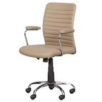 Chaise de bureau moderne de direction avec assise en mousse haute densité, accoudoirs chromés, revêtement en similicuir, mécanisme d'inclinaison et rotation 100 mm