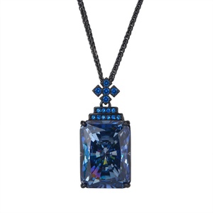 Collier pendentif tendance en cuivre plaqué or noir avec zircone cubique bleue 15*20mm, finition écologique, pour femme - Product Image 1