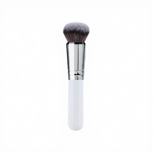 Brocha de Maquillaje Vegana con Logotipo Personalizado, Mango de Madera Blanca, Pelo Sintético, Redonda, para Rostro - Product Image 4