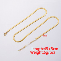 Collier ras du cou en acier inoxydable imperméable sans ternissement Collier serpent plat plaqué or 18 carats Chaîne à chevrons pour femme