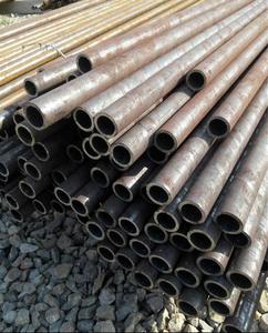 Tuyau d'acier au carbone sans couture laminé à chaud ASTM A106/A53 Gr. B SCH 40/SCH 80/SCH 160 Service de soudage des métaux de construction inclus - Product Image 6