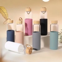 Bouteille d'eau en verre portable personnalisée, cylindrique, mate, résistante à la chaleur, 500 ml (16 oz), avec cordon, manchon en silicone et couvercle en bambou