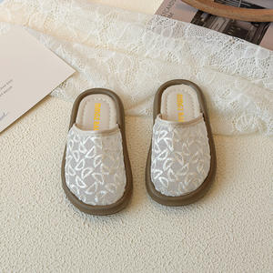 Chaussures de mode pour enfants de style coréen, pantoufles plates brodées douces pour filles, été - Product Image 3