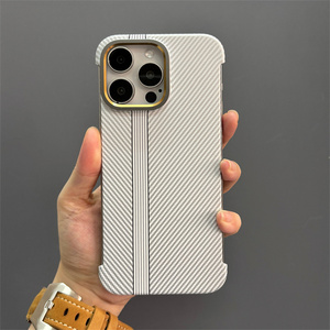Ốp điện thoại <span class=keywords><strong>iPhone</strong></span> 13 14 15 16 Pro Max siêu mỏng, khung kim loại, chất liệu sợi carbon cao cấp, không viền - Product Image 6