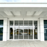 Pintu Geser Kaca Otomatis Eksterior Modern dengan Sensor, Rangka Aluminium Alloy, Rel Geser Otomatis untuk Bandara, Resort, Hotel