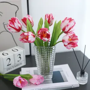 زهرة AYOYO Tulip الاصطناعية متعددة الألوان بجذع فردي من مصنع المعدات الأصلي زهرة Tulips الاصطناعية لتزيين حفلات الزفاف والمنزل بتصميم يبعث على ملمس حقيقي