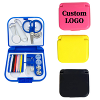 Kit de couture portable, écologique, moderne, carré, mini, pliable, multifonctionnel, pour la couture à la main, avec aiguilles et fils en plastique