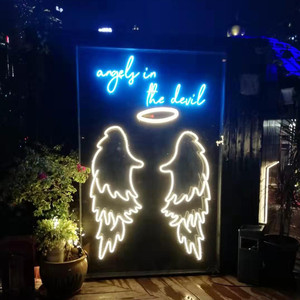 Letrero de Neón Flexible 3D Personalizado con Luces LED RGB Decorativas de Diseño Moderno con Alas de Ángel - Product Image 1