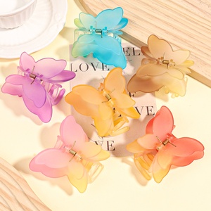 6 stuks vlinder haar klauw <span class=keywords><strong>clips</strong></span> <span class=keywords><strong>set</strong></span> frosted matte gradiënt kleur plastic klemmen Y2K trendy stijl voor vrouwen meisjes - Product Image 4