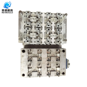 Injection Molding Metal Insert Processing Service Bottle Mould plastic injection molding process