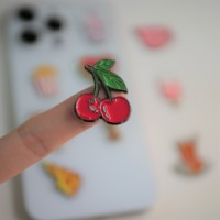 Nouveauté 2026 : Autocollants de téléphone personnalisés en émail souple, thème Alimentaire et Arabe, gravés sur mesure, stock usine disponible pour la décoration de téléphones