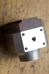 Doğrudan Satış Çift Atomize Edici Püskürtme Tabancası Gövdesi Arka Koltuk Dayanıklı Metal Püskürtme Tabancası Gövdesi Arka Koltuk Aksesuarları - Product Image 4