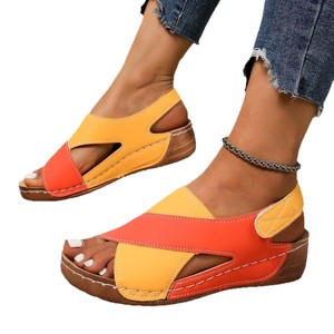 รองเท้าแตะแบบสวมพื้นหนา สีสันตัดกัน สไตล์ยุโรปและอเมริกา สำหรับผู้หญิง เหมาะสำหรับใส่ไปชายหาด ฤดูร้อน แบบพื้นหนาพิเศษ - Product Image 5
