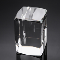 Vente en gros de cubes de cristal transparents vierges de 40 mm, durables, faits à la main, gravure laser 3D, option de logo personnalisé, bloc de cristal optique K9 rayé