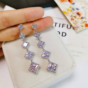 Orecchini Pendenti Minimalisti Quadrati con Nappa da Donna, Orecchini Lunghi Pendenti alla Moda per Uso Quotidiano e Feste, Gioielli all'Ingrosso - Product Image 2