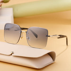 Lunettes de soleil surdimensionnées élégantes sur mesure pour hommes, protection UV400, verres PC, monture noire, mode, protection solaire, utilisation en conduite - Product Image 4