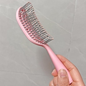 <b>Macaron</b>-colored openwork square massage comb, wet and dry dual-use cushion comb, fluffy styling comb, curved shape. - Product Image 4
