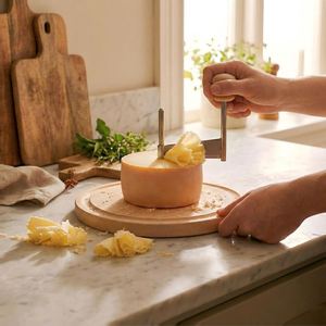 Rallador de Queso de Madera con Cuchilla Afilada para Tete De Moine, Restaurantes, Cafeterías y Uso Doméstico - Product Image 2