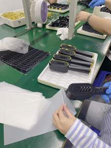 فرشاة تدليك الرأس الذكية المحمولة القابلة لإعادة الشحن لعلاج فروة الرأس جهاز نمو الشعر بالضوء الأحمر - Product Image 6