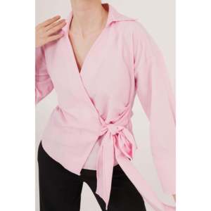 Camisa Rosa con Cuello Cruzado para Mujer, Blusa de Oficina de Popelina de Manga Larga con Detalle de Lazo Lateral - Product Image 4