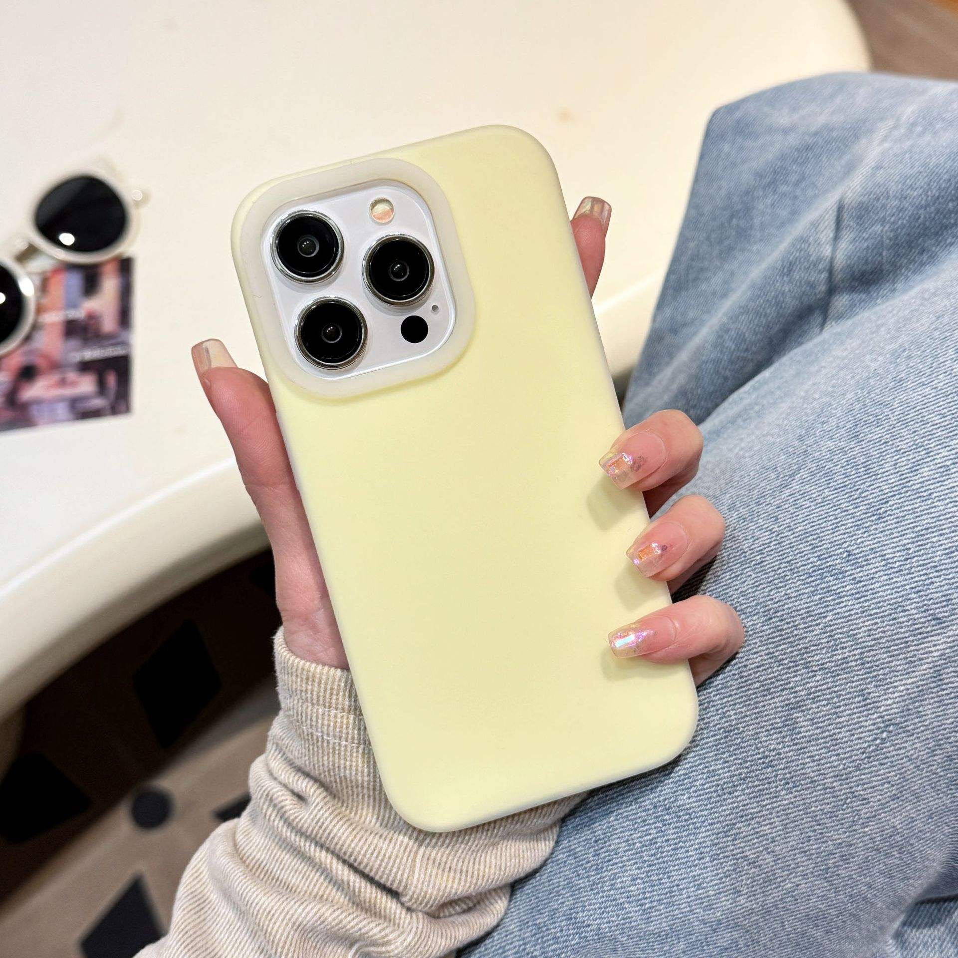 เหลืองอ่อน