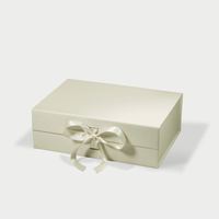 Custodia cosmetica in carta con Logo personalizzato a forma di libro portagioie magnetiche con rivestimento in spugna per unghie abbronzanti bellezza per rituali Stock
