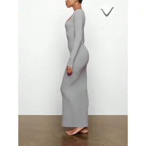 Vestido Ajustado de Manga Larga con Cuello Redondo Color Gris Corte Campana de Material Compuesto - Product Image 3