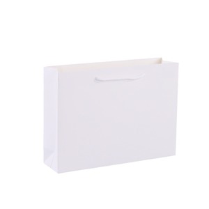 Petit sac vertical en carton blanc et noir 13*19*6cm, recyclable, verni, avec poignée de longueur de main, personnalisable - Product Image 6