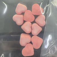 Hartvormige OEM fruitsnack vriesdroogd vleesgebaseerd voedsel bulk aankoop snack fabrikant yoghurt huisdier kip vriesdroogde traktaties