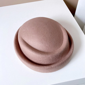 Chapeau rond concave pour femme en feutre de laine Chapeau de peintre tendance élégant Chapeau de pilulier - Product Image 6