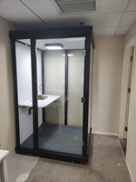 Cabine insonorisée, cabine acoustique avec structure en acier, assure une installation facile et une réduction du bruit pour le bureau, la maison et le studio.