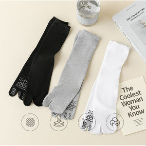 थोक एंटी-बैक्टीरियल 2 पैर के स्प्लिट मोजे विरोधी स्लिप फ्लिप फ्लॉप मोजे महिलाओं पुरुषों के लिए गैर पर्ची टैबी मोजे - Product Image 2