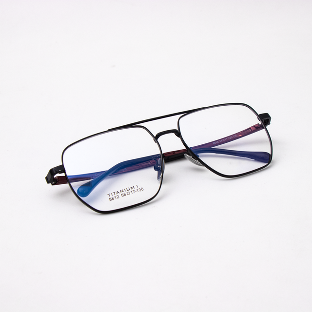Hot Selling Titanium Retro Unisex Eyeglasses with Black Irregular Frame High Quality for Myopia Reading Stylish Fashionable