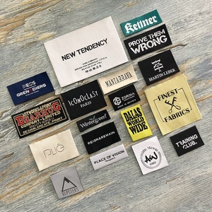 Étiquette tissée pour vêtements privés en polyester cousue <span class=keywords><strong>sur</strong></span> mesure T-shirt étiquettes personnalisées pour le cou du vêtement - Product Image 3