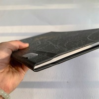 Couverture de menu haut de gamme en cuir PU souple, quatre vues, logo en feuille d'or, vente en gros pour restaurants
