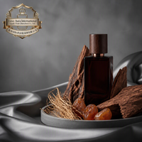 Berlin Cedar Eau de Parfum Unisex, Fragancia Amaderada de 50 ml, Botella de Perfume Personalizada con Etiqueta Privada