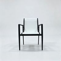 Ensemble de salle à manger extérieur moderne en aluminium avec chaises en Teslin et table en verre pour hôtel, complexe hôtelier, villa, mobilier de patio
