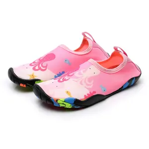 2022 Hot cartoon printing girl's aqua shoes OEM logo kids custom water shoes fabric creek shoes
