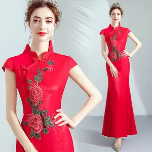 2020 Elegante bestickte lange rote Cheong sam Hochzeits-/Abendkleider