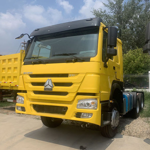 Camión Tractor Usado HOWO 6x4 Euro 2 Diésel Cummins Automático con Volante a la Izquierda y Remolque para <span class=keywords><strong>Caballos</strong></span> a Buen Precio - Product Image 2