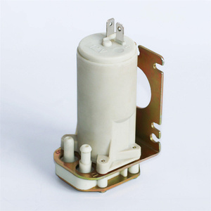 挡风玻璃清洗器泵81264856008 A0008692421 81264856027斯堪尼亚人Neopla汽车配件批发Yomi供应 - Product Image 2