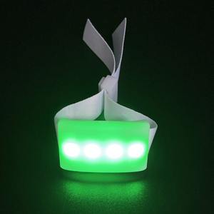 Promotion exceptionnelle : Bracelet lumineux <span class=keywords><strong>LED</strong></span> à 4 lumières, <span class=keywords><strong>ruban</strong></span> lumineux, télécommande, changement de couleur, indice de protection IP65, alimenté par batterie - Product Image 4