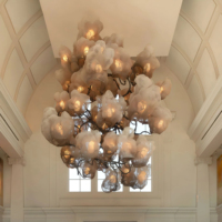 JYLIGHTING Lustre en maille florale organique de luxe personnalisable, suspension LED artistique en fil métallique à hauteur réglable pour hall d'hôtel