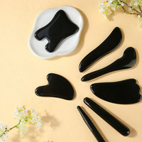 Outil de massage facial Gua Sha en forme de cœur, mélange de couleurs vertes, différents types, vente en gros d'outils Gua Sha pour le visage et le corps