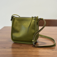 Tas Selempang Kulit Sapi Asli Lapisan Atas Model Vintage Logo Kustom, Tas Tangan Kecil Model Bucket untuk Wanita, Cocok untuk Aktivitas Sehari-hari, Bepergian, dan Belanja